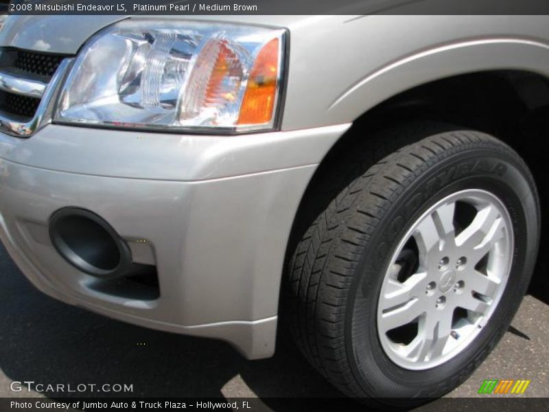 Platinum Pearl / Medium Brown 2008 Mitsubishi Endeavor LS