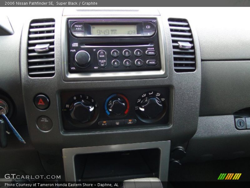 Super Black / Graphite 2006 Nissan Pathfinder SE