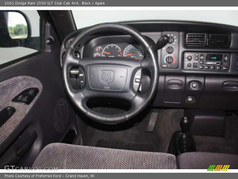 Dashboard of 2001 Ram 1500 SLT Club Cab 4x4
