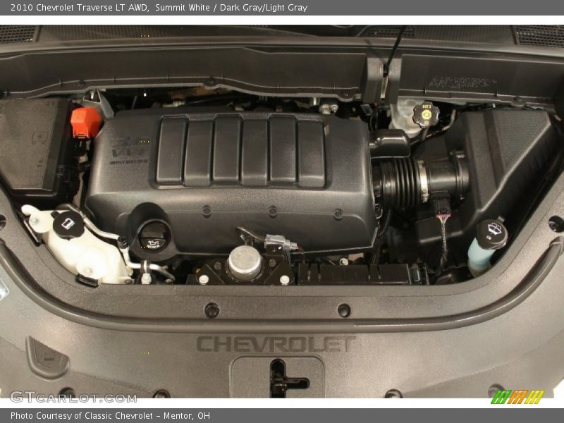 Summit White / Dark Gray/Light Gray 2010 Chevrolet Traverse LT AWD