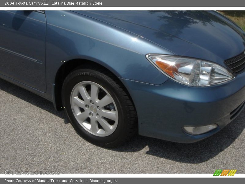 Catalina Blue Metallic / Stone 2004 Toyota Camry XLE