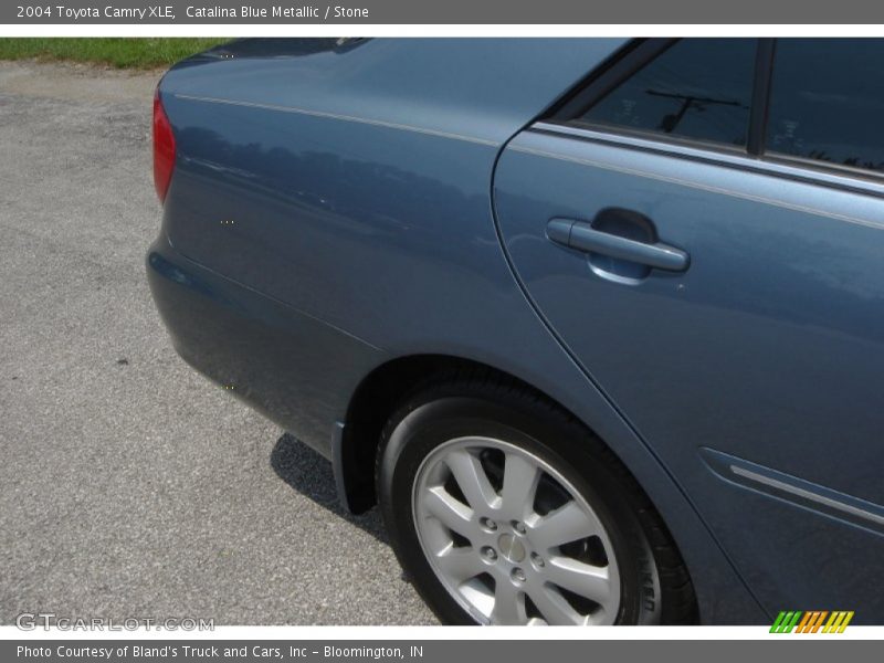 Catalina Blue Metallic / Stone 2004 Toyota Camry XLE