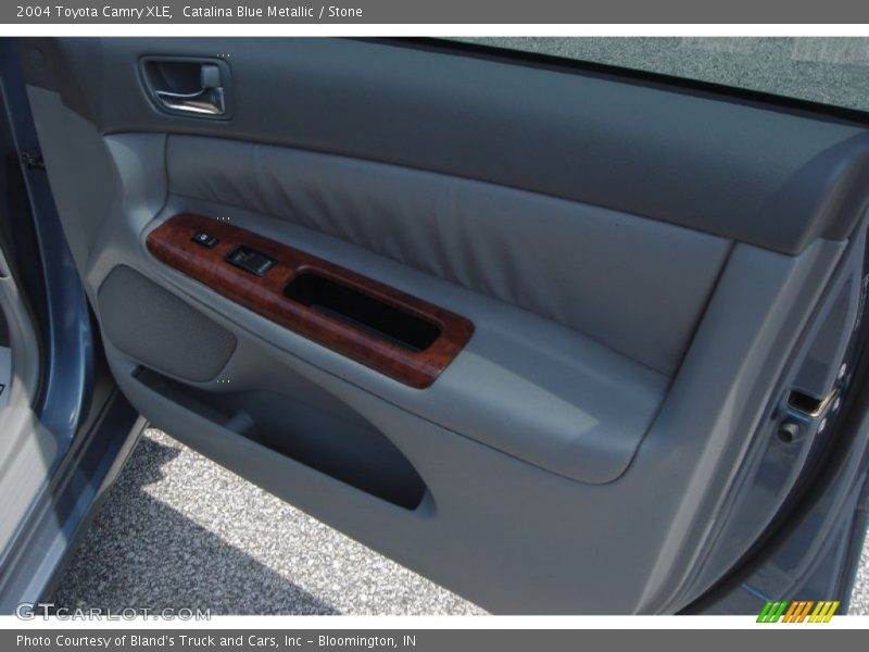 Catalina Blue Metallic / Stone 2004 Toyota Camry XLE