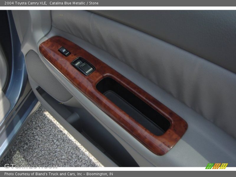 Catalina Blue Metallic / Stone 2004 Toyota Camry XLE
