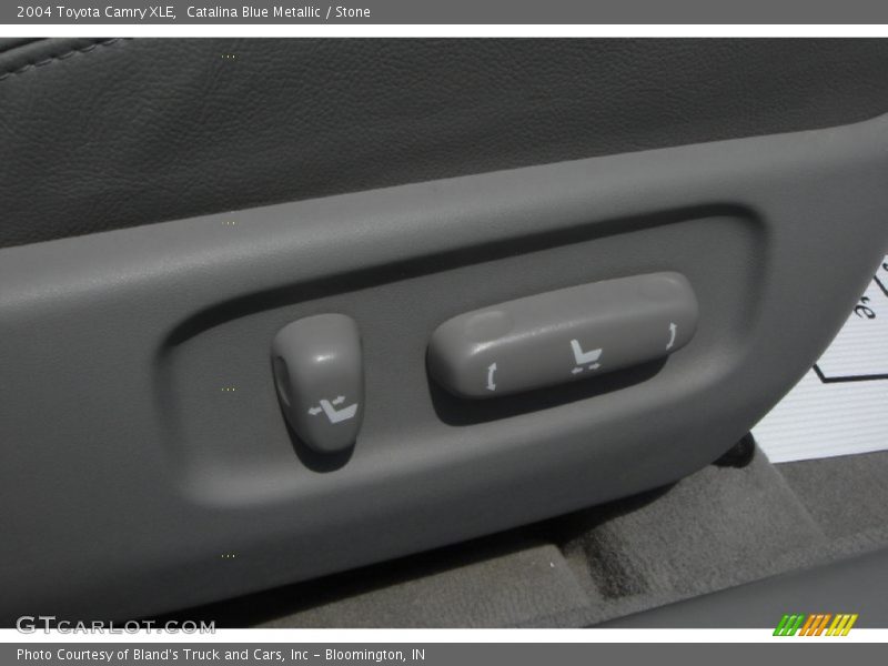 Catalina Blue Metallic / Stone 2004 Toyota Camry XLE