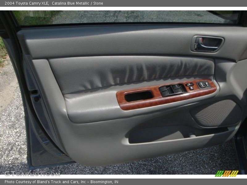 Catalina Blue Metallic / Stone 2004 Toyota Camry XLE