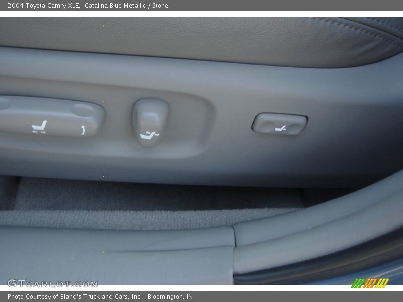Catalina Blue Metallic / Stone 2004 Toyota Camry XLE
