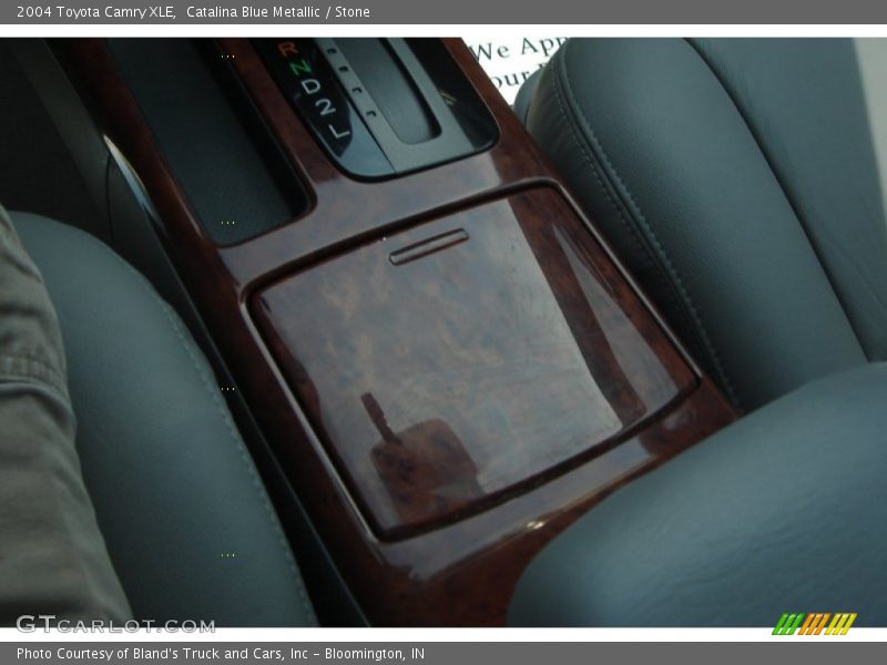 Catalina Blue Metallic / Stone 2004 Toyota Camry XLE