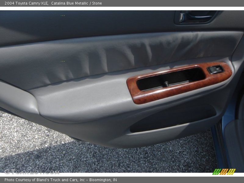 Catalina Blue Metallic / Stone 2004 Toyota Camry XLE