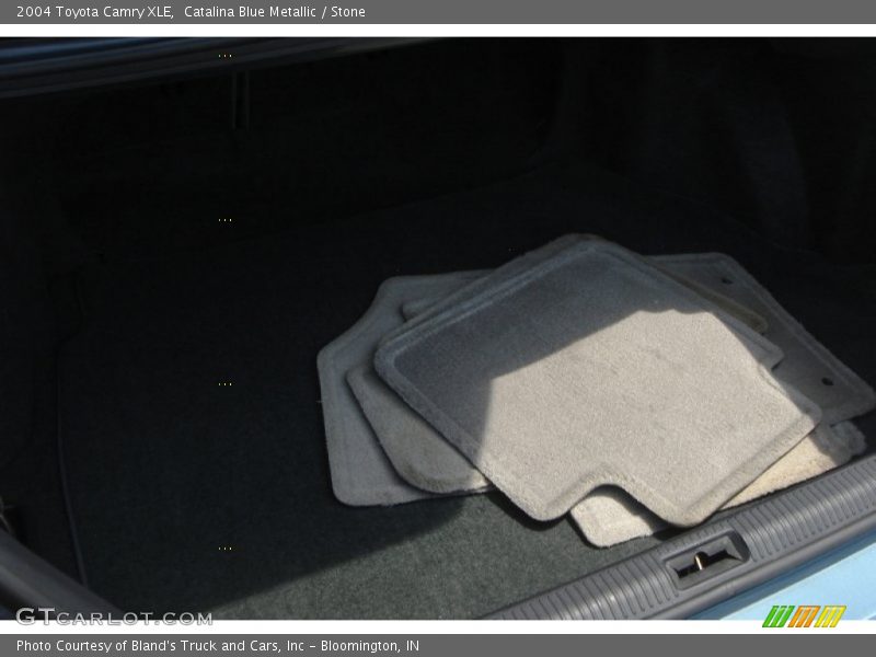 Catalina Blue Metallic / Stone 2004 Toyota Camry XLE