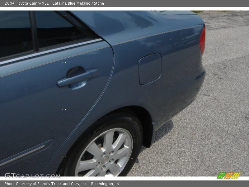 Catalina Blue Metallic / Stone 2004 Toyota Camry XLE