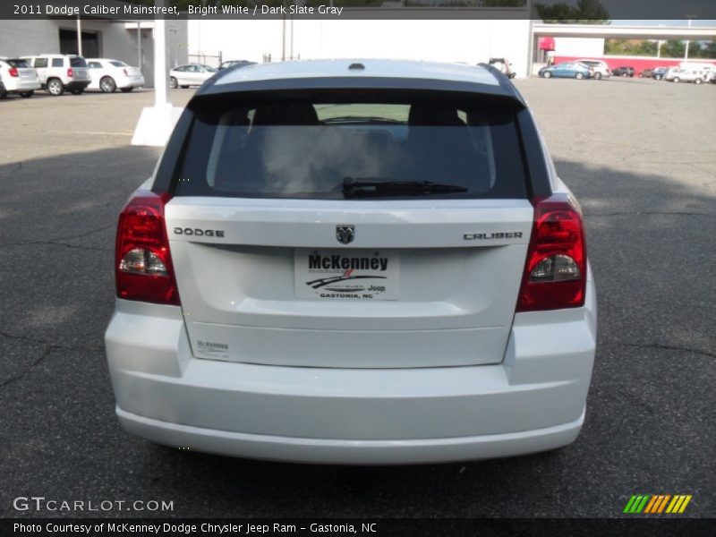 Bright White / Dark Slate Gray 2011 Dodge Caliber Mainstreet
