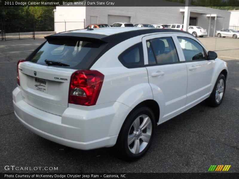 Bright White / Dark Slate Gray 2011 Dodge Caliber Mainstreet