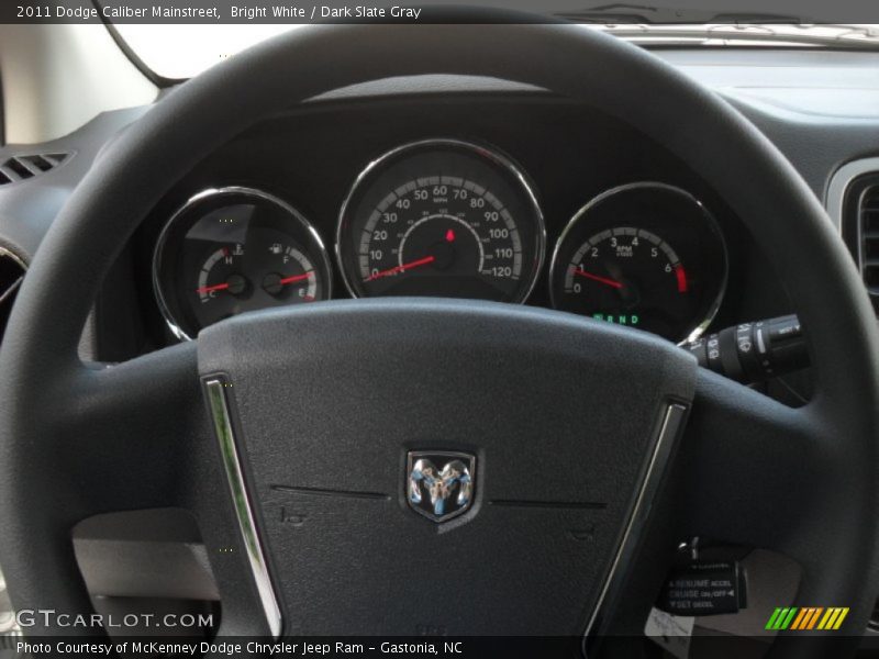 Bright White / Dark Slate Gray 2011 Dodge Caliber Mainstreet