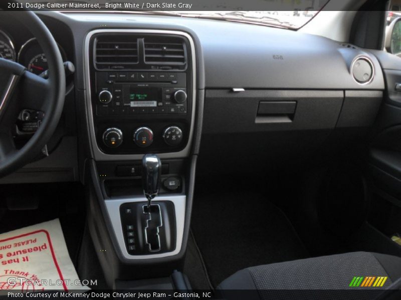 Bright White / Dark Slate Gray 2011 Dodge Caliber Mainstreet