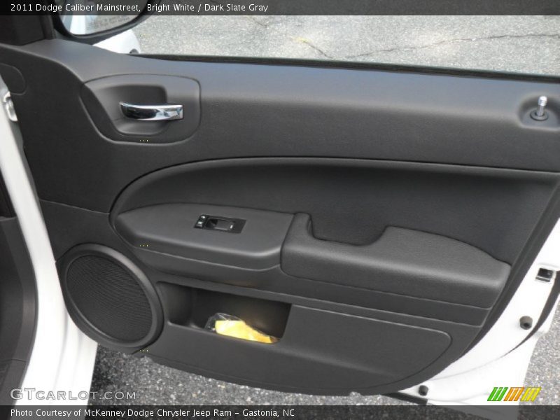 Bright White / Dark Slate Gray 2011 Dodge Caliber Mainstreet