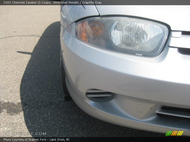 Ultra Silver Metallic / Graphite Gray 2003 Chevrolet Cavalier LS Coupe