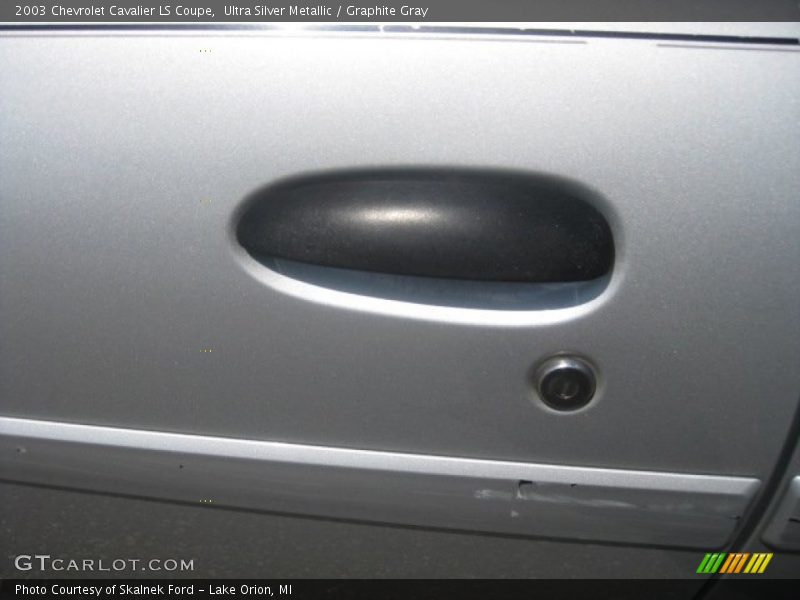 Ultra Silver Metallic / Graphite Gray 2003 Chevrolet Cavalier LS Coupe