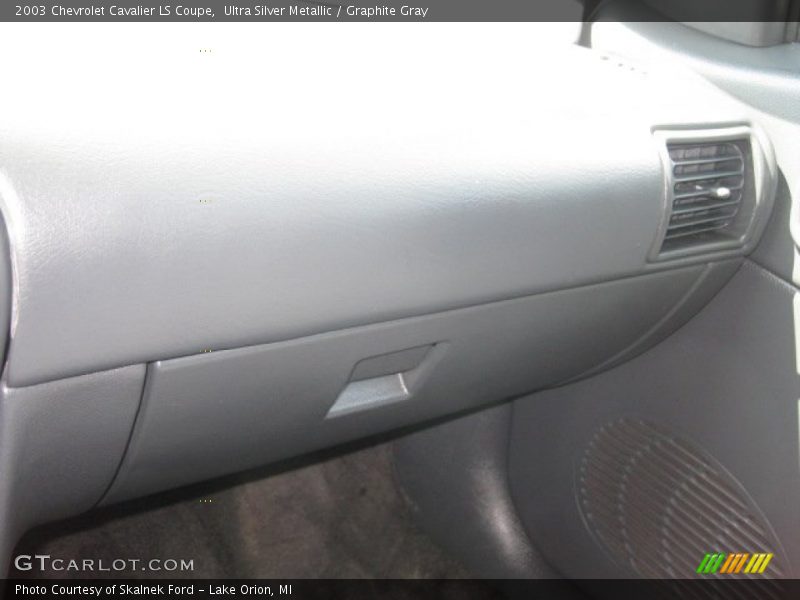 Ultra Silver Metallic / Graphite Gray 2003 Chevrolet Cavalier LS Coupe