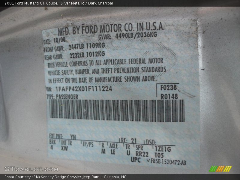 Silver Metallic / Dark Charcoal 2001 Ford Mustang GT Coupe