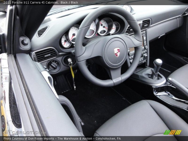 Dashboard of 2011 911 Carrera 4S Cabriolet