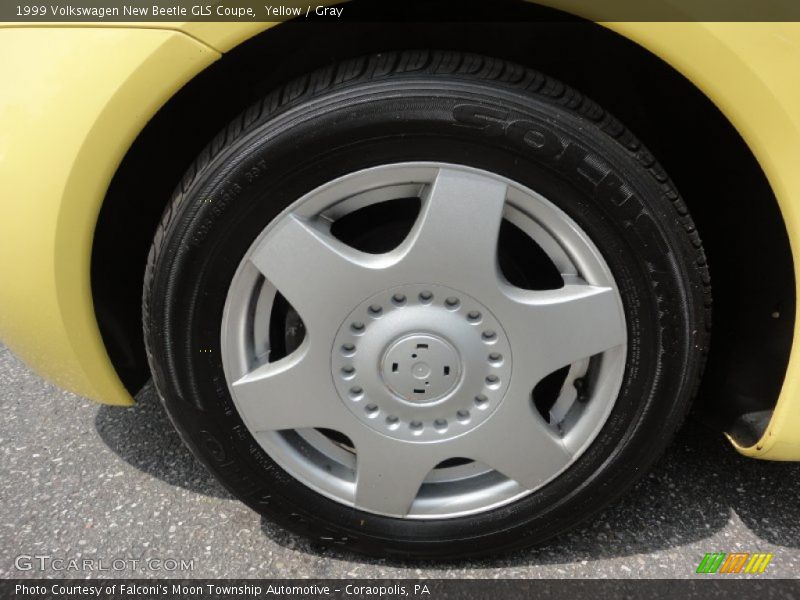 Yellow / Gray 1999 Volkswagen New Beetle GLS Coupe