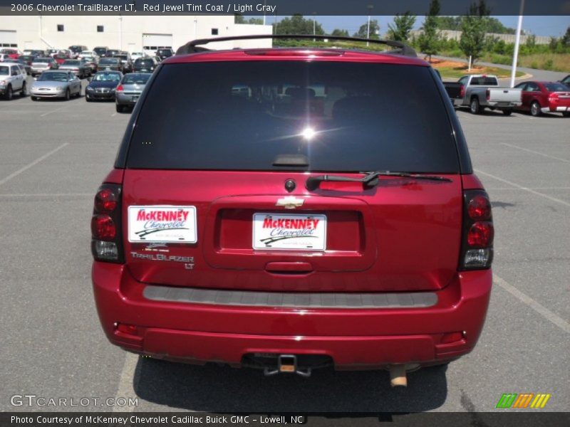 Red Jewel Tint Coat / Light Gray 2006 Chevrolet TrailBlazer LT