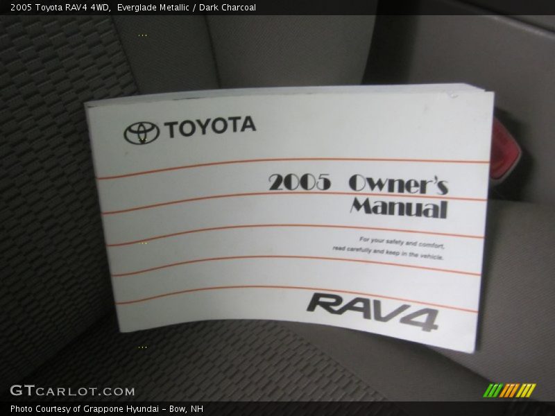 Everglade Metallic / Dark Charcoal 2005 Toyota RAV4 4WD