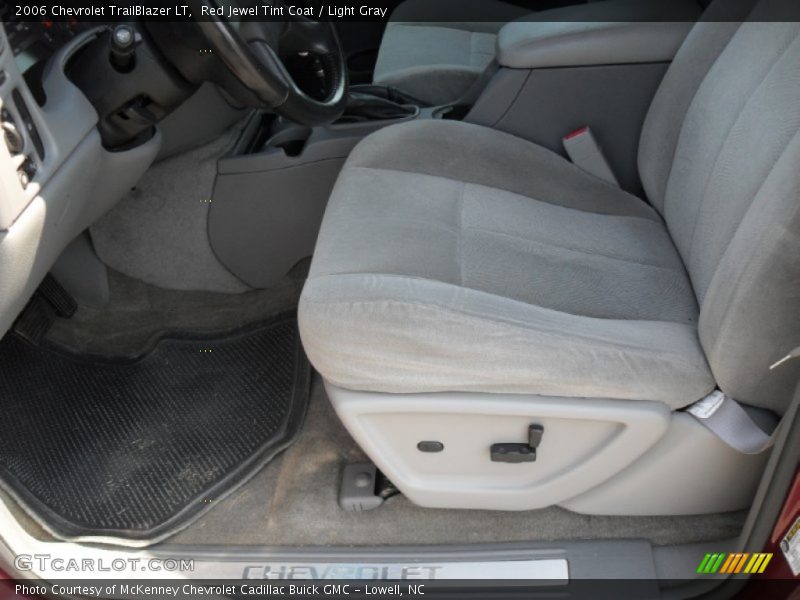 Red Jewel Tint Coat / Light Gray 2006 Chevrolet TrailBlazer LT