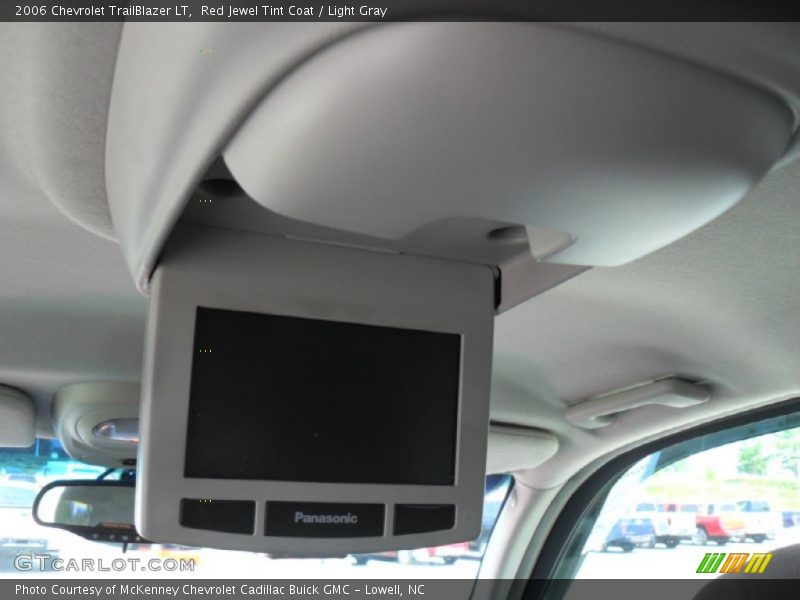 Red Jewel Tint Coat / Light Gray 2006 Chevrolet TrailBlazer LT