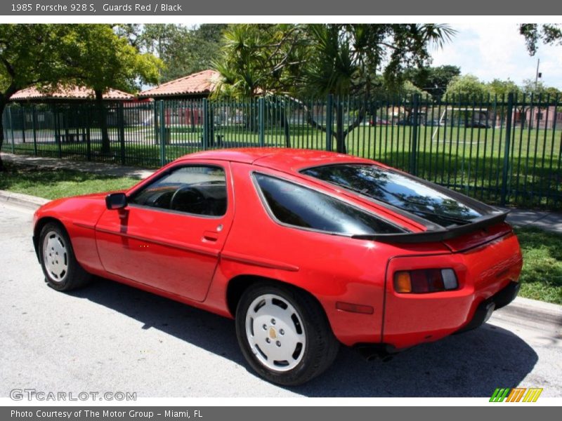 Guards Red / Black 1985 Porsche 928 S