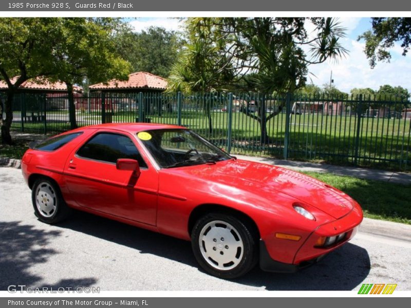 Guards Red / Black 1985 Porsche 928 S