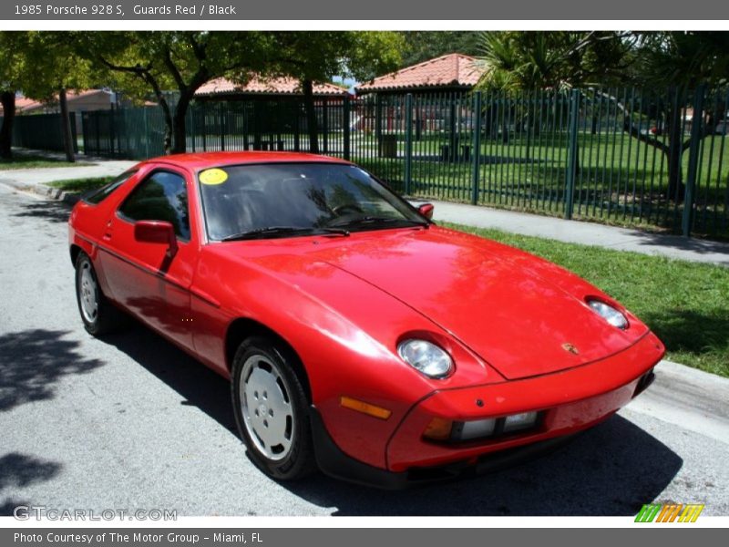 Front 3/4 View of 1985 928 S