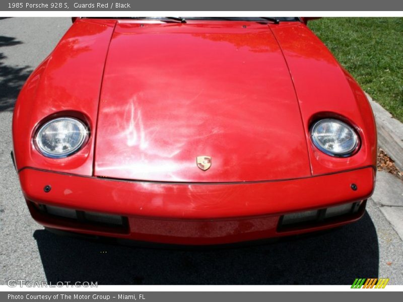 Guards Red / Black 1985 Porsche 928 S