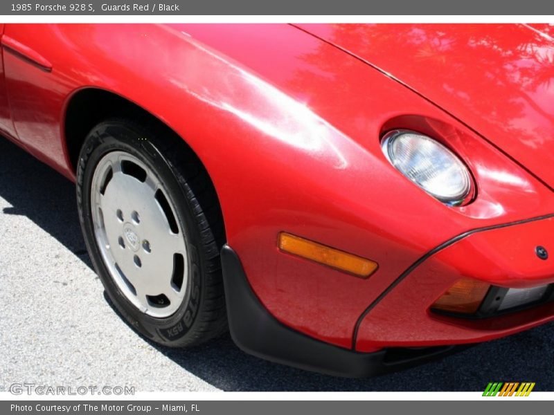 Guards Red / Black 1985 Porsche 928 S