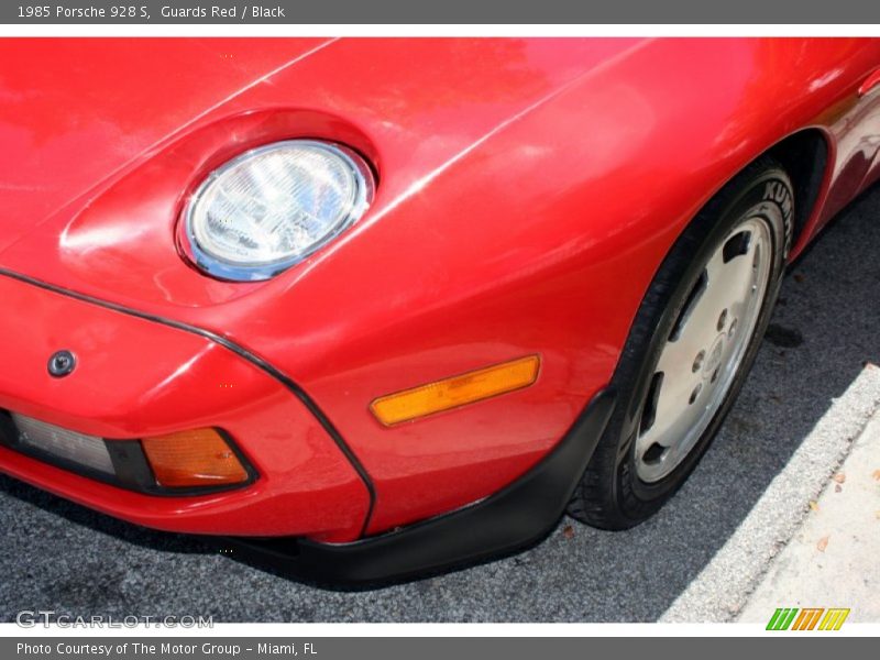 Guards Red / Black 1985 Porsche 928 S