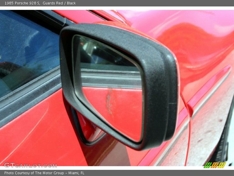 Guards Red / Black 1985 Porsche 928 S