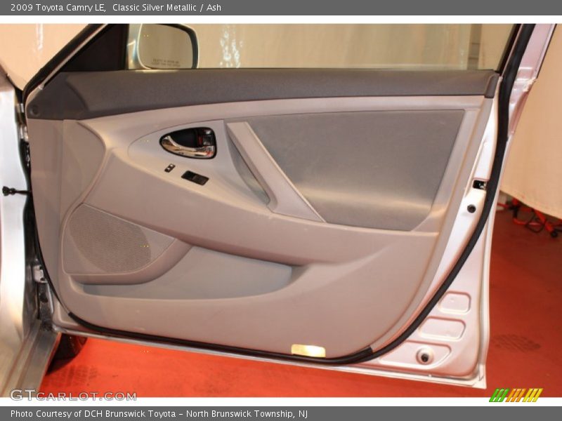 Classic Silver Metallic / Ash 2009 Toyota Camry LE