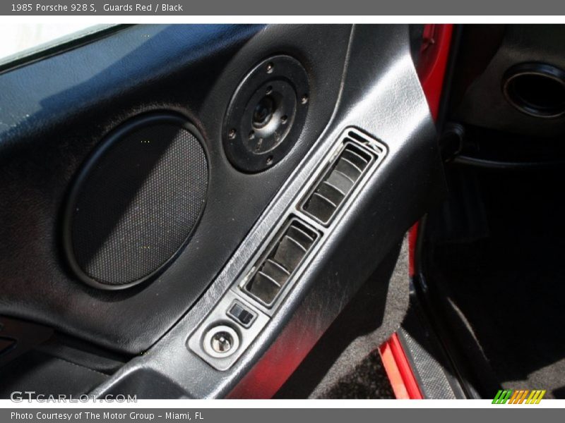 Guards Red / Black 1985 Porsche 928 S