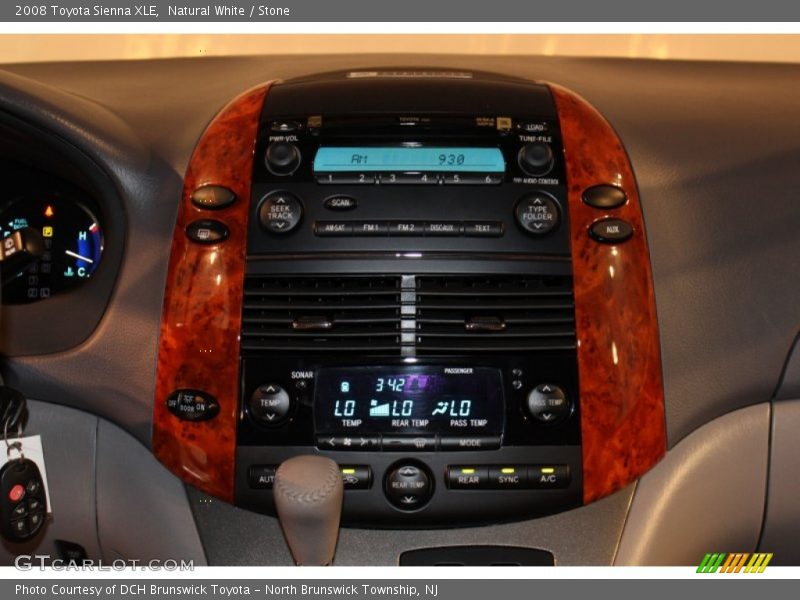Natural White / Stone 2008 Toyota Sienna XLE