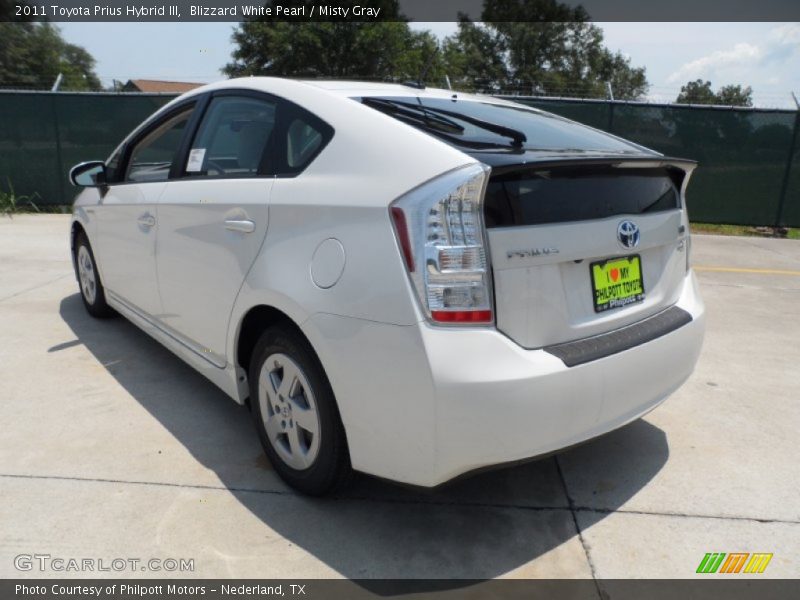 Blizzard White Pearl / Misty Gray 2011 Toyota Prius Hybrid III