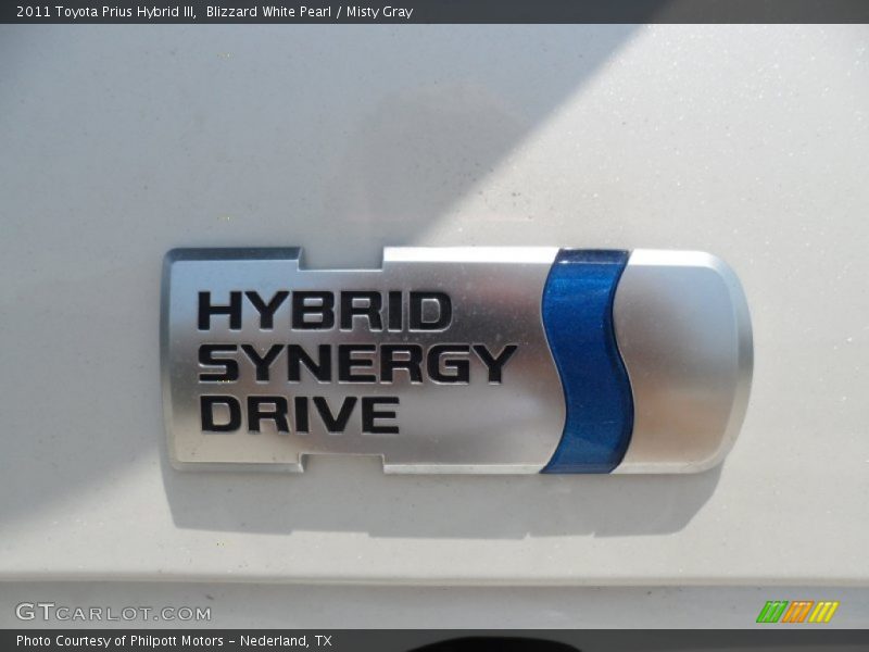 Blizzard White Pearl / Misty Gray 2011 Toyota Prius Hybrid III