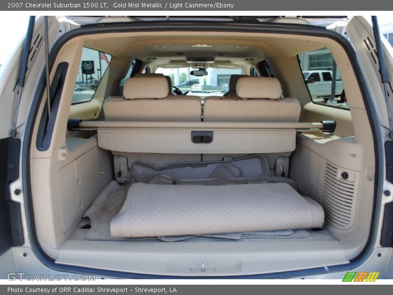  2007 Suburban 1500 LT Trunk