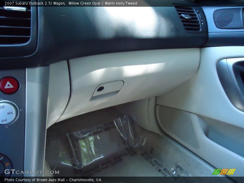 Willow Green Opal / Warm Ivory Tweed 2007 Subaru Outback 2.5i Wagon