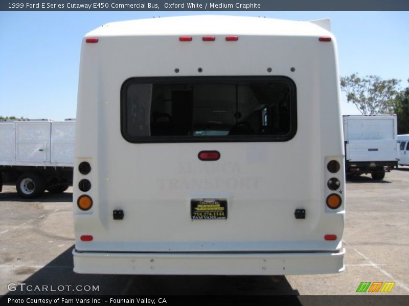Oxford White / Medium Graphite 1999 Ford E Series Cutaway E450 Commercial Bus