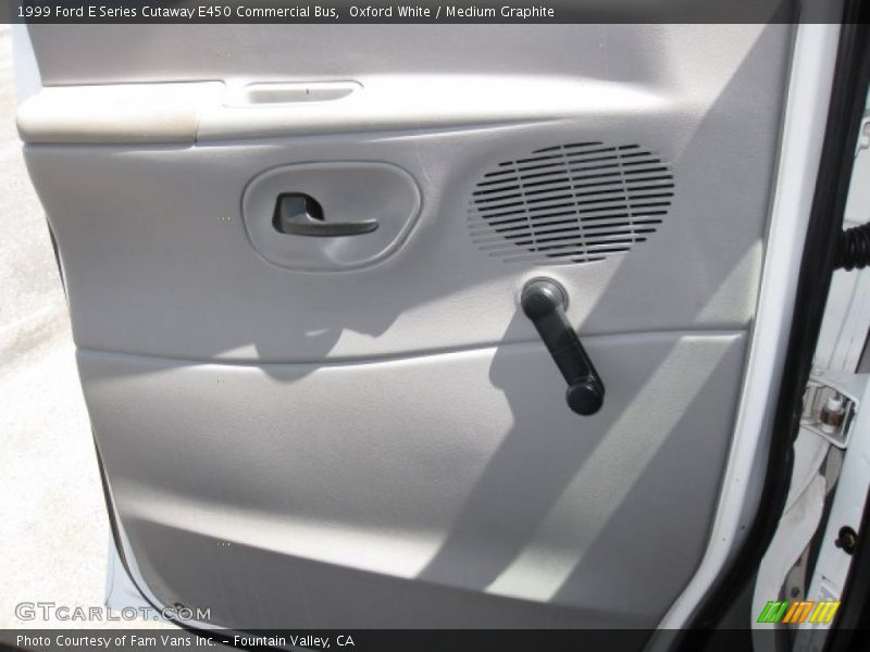 Oxford White / Medium Graphite 1999 Ford E Series Cutaway E450 Commercial Bus