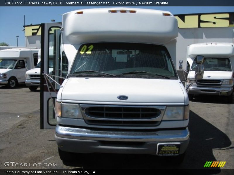 Oxford White / Medium Graphite 2002 Ford E Series Cutaway E450 Commercial Passenger Van