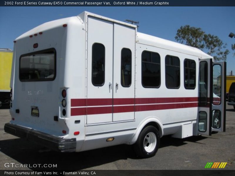  2002 E Series Cutaway E450 Commercial Passenger Van Oxford White