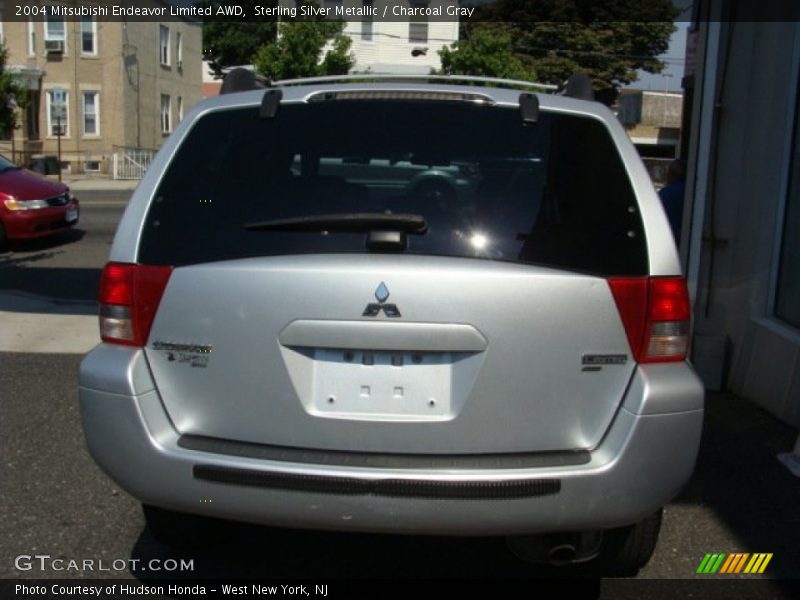 Sterling Silver Metallic / Charcoal Gray 2004 Mitsubishi Endeavor Limited AWD