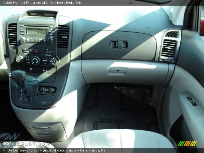 Cranberry Red / Beige 2008 Hyundai Entourage GLS